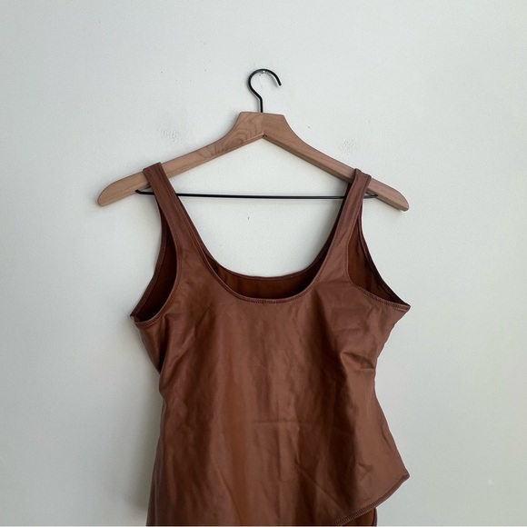SKIMS Bodysuit WET JERSEY TANK Faux Leather COPPER Vegan Thong Scoop Neck Medium - Picture 11 of 13